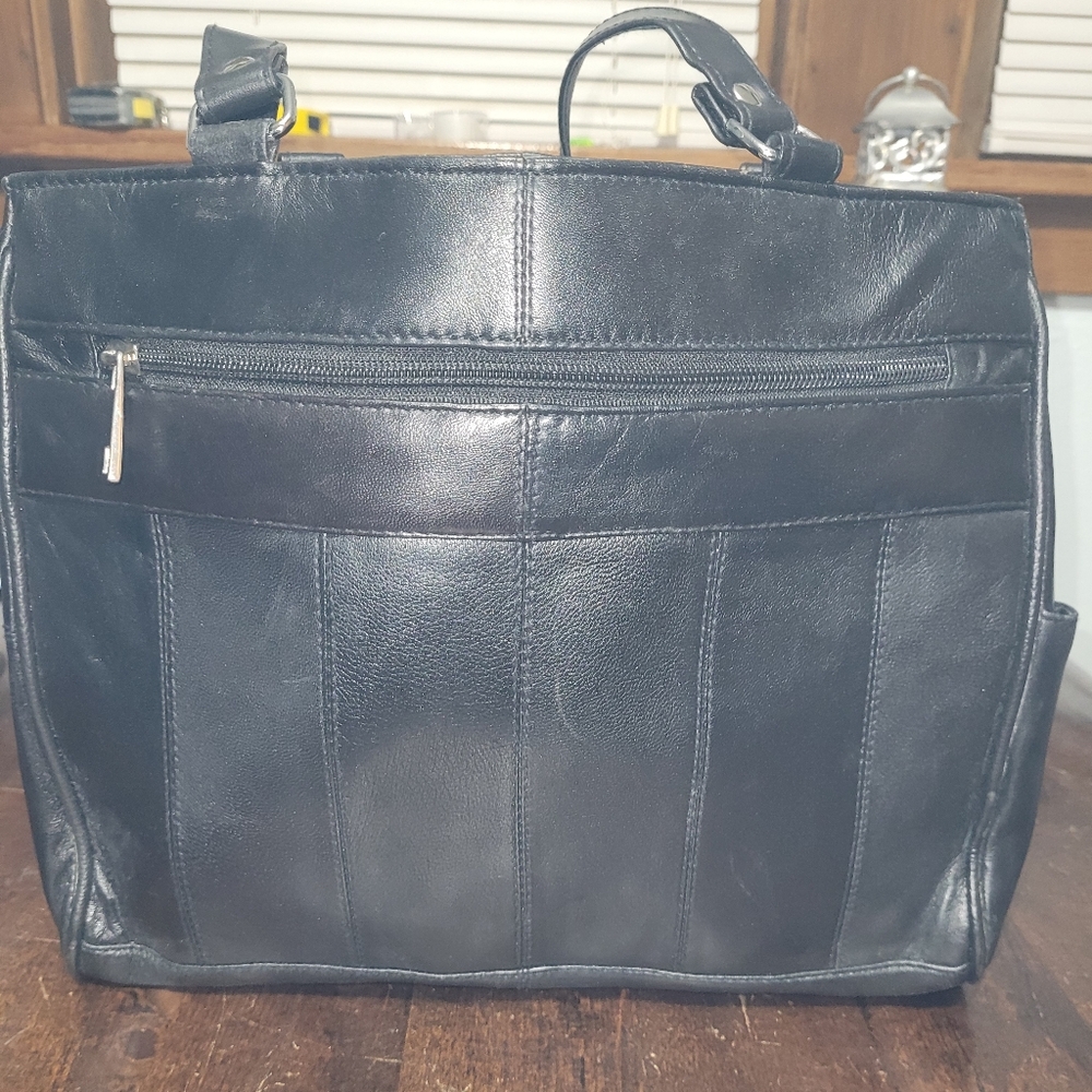 Quenchy London Black Leather Multi-pocket 2 Strap Handbag. - Picture 2 of 13
